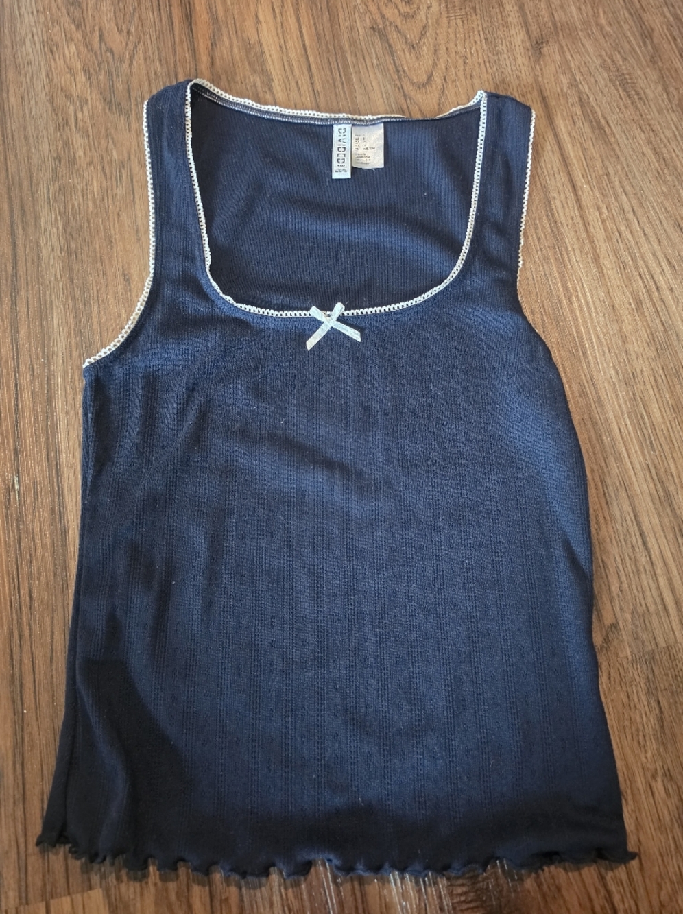 Divided navy blue tank top with white trim